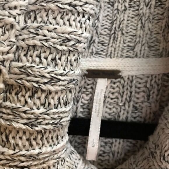 Free People Marled Ivory Combo Twisted Cable Cropped TNeck Sweater OB465415 L - Picture 7 of 16